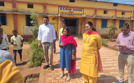 कलेक्टर सीईओ ने किया सोनपुर में संचालित आश्रम छात्रावासों का अवलोकन