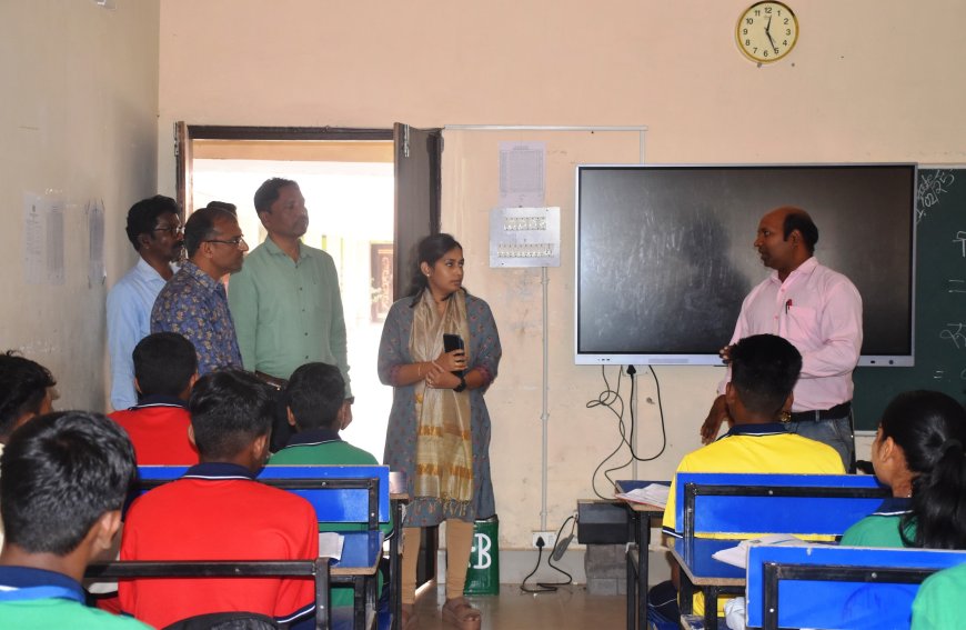 कलेक्टर ने किया छेरीबेड़ा में संचालित एकलव्य आदर्श आवासीय विद्यालय और एकलव्य आदर्श आवासीय कन्या छात्रावास का निरीक्षण