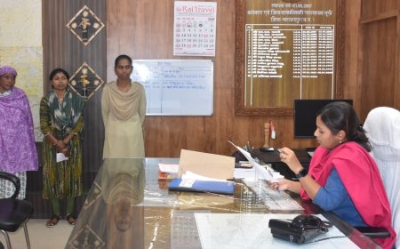 कलेक्टर जनदर्शन में पहुंचे आमजन l  कलेक्टर को अपनी समस्याओं से कराया अवगत