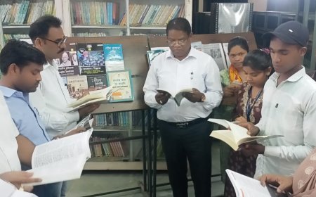 विश्व पुस्तक एवं कॉपीराइट दिवस के अवसर पर पुस्तकें पढ़ने की संस्कृति के विकास हेतु ग्रंथालय विभाग द्वारा की गई पुस्तकों की प्रदर्शनी