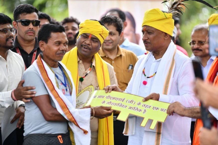 मुख्यमंत्री श्री साय ने बासिंग स्थित बीएसएफ कैम्प पहुंचकर की जवानों की हौसला अफजाई