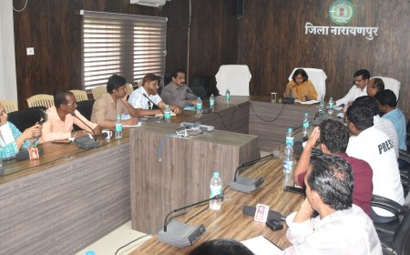 कलेक्टर ने शालाओं और शिक्षकों के युक्तियुक्तकरण के संबंध में ली प्रेस वार्ता