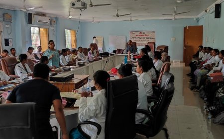 *शत-प्रतिशत संस्थागत प्रसव हेतु ग्रामीण स्वास्थ्य संयोजकों की बैठक आयोजित*