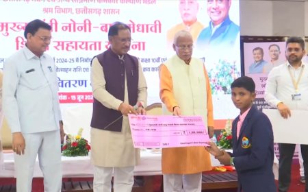 *मुख्यमंत्री ने नोनी बाबू मेधावी शिक्षा सहायता योजना के अंतर्गत 31 मेधावी विद्यार्थियों दिया 2-2 लाख की प्रोत्साहन राशि*