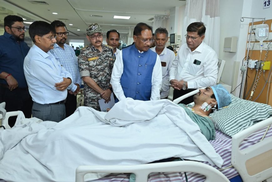 नक्सली हमले में घायल जवानों का हालचाल जानने पहुंचे मुख्यमंत्री