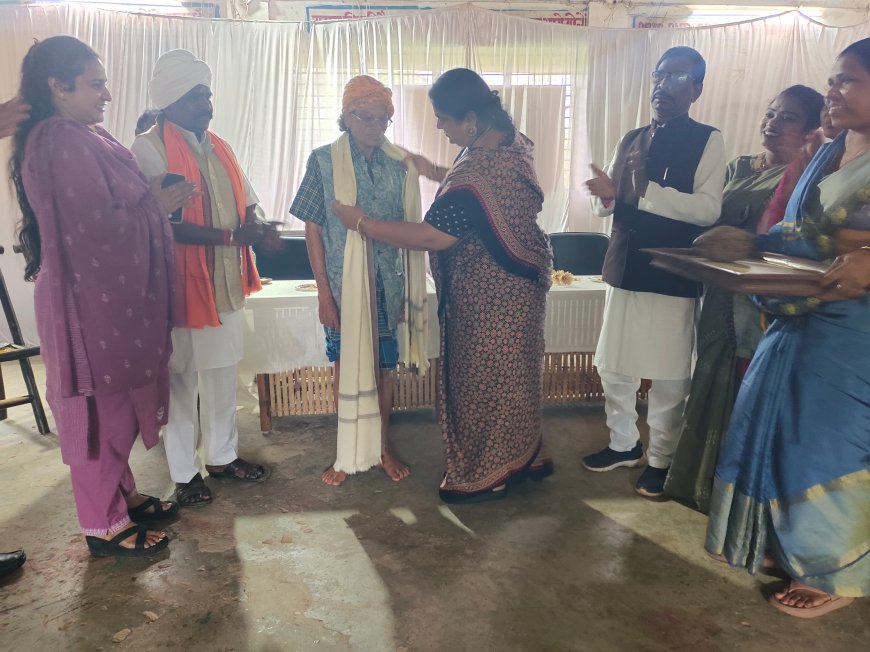 *छत्तीसगढ़ हस्तशिल्प विकास बोर्ड अध्यक्ष ने किया बांस शिल्प केंद्र और शबरी एम्पोरियम का निरीक्षण*