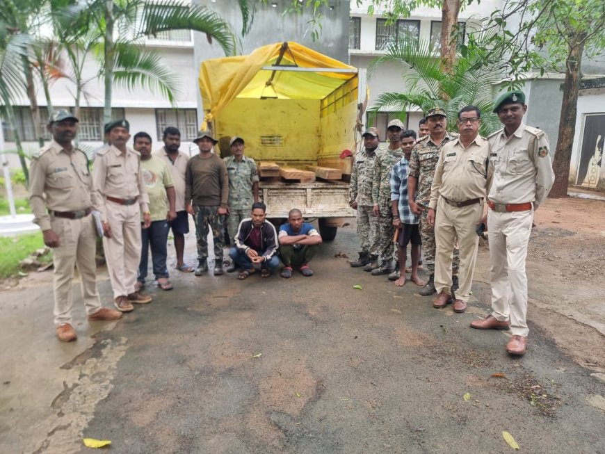 सागौन तस्कर मुकेश कुमार शाहा और रमेश शोरी गिरफ्तार; पिकअप जब्त कर अग्रिम कार्यवाही के लिए वन विभाग को सौंपा