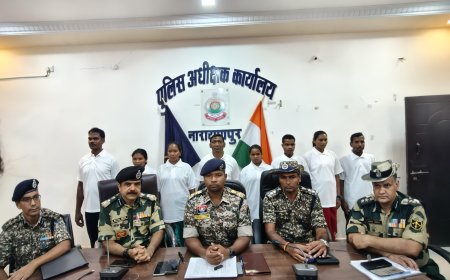 नारायणपुर में 33 लाख रुपये के ईनामी 8 माओवादी नक्सलियों ने किया आत्मसमर्पण