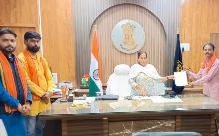 विश्व हिन्दू परिषद ने अबूझमाड़िया और आदिवासी बहन-बेटियों की रक्षा के लिए राज्यपाल के नाम कलेक्टर को सौंपा ज्ञापन