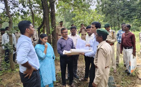 कलेक्टर ने किया राजस्व एवं वनभूमि के संयुक्त सर्वेक्षण का निरीक्षण