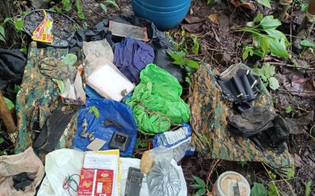 सुरक्षा बलों ने अबूझमाड़ क्षेत्रांतर्गत कोड़लियर मिचिंगपारा के जंगल से रिकवर किया भारी मात्रा में विस्फोटक पदार्थ, युद्धक सामग्री, नक्सल साहित्य और दैनिक उपयोग की वस्तुएं