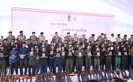 बस्तर में रचा गया इतिहास 153 हथियारों के साथ 210 नक्सलियों का आत्मसमर्पण