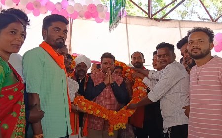 ओरछा में खुलेगा तेंदूपत्ता संग्रहण केन्द्र - वन मंत्री वन मंत्री श्री केदार कश्यप ने ओरछा में किया 52.02 लाख रूपये का लोकार्पण एवं 16 लाख 53 हजार रूपये के निर्माण कार्यो का भूमिपूजन