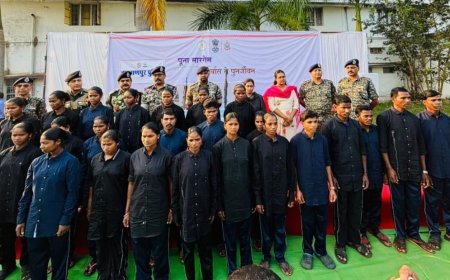 नारायणपुर में 28 माओवादी कैडरों ने हिंसा का रास्ता छोड़कर सामाजिक मुख्यधारा में लौटने का निर्णय लिया