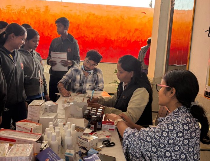 राष्ट्रीय बाल स्वास्थ्य कार्यक्रम चिरायु के तहत 700 से अधिक बच्चों का स्वास्थ्य परीक्षण