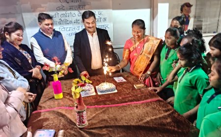 “आओ बाँटें खुशियाँ” अभियान के तहत डिप्टी कलेक्टर डीके कोसले ने विशेष विद्यालय में मनाया जन्मदिन
