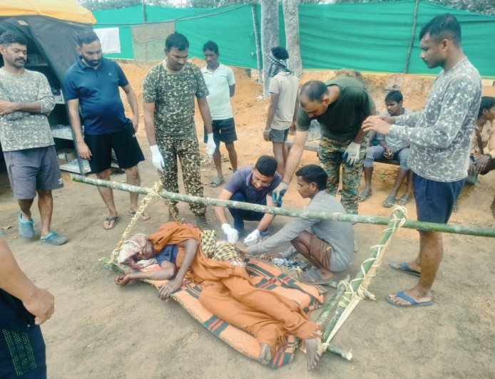 44वीं बटालियन आईटीबीपी की ए कम्पनी द्वारा हरबेल जंगल क्षेत्र से घायल ग्रामीण का सफल रेस्क्यू