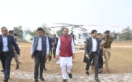 मुख्यमंत्री श्री विष्णु देव साय को  नारायणपुर चिपरेल हेलीपैड में जनप्रतिनिधियों और अधिकारियों ने किया आत्मीय स्वागत