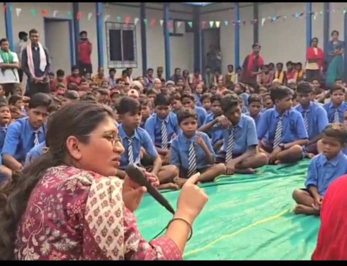 PM नरेंद्र मोदी के भाषण में रेकावाया स्कूल का जिक्र, कलेक्टर नम्रता जैन ने 150 किमी सफर कर किया शुभारंभ