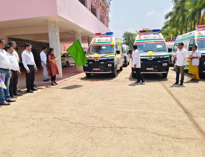 नारायणपुर को मिली 09 नई 108 संजीवनी एक्सप्रेस एंबुलेंस, आपातकालीन स्वास्थ्य सेवाओं को मिला नया संबल
