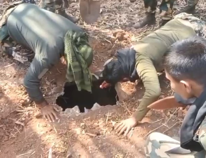 नक्सलियों की जमीन के अंदर छिपी साजिश नाकाम, काकुर में नारायणपुर पुलिस ने ध्वस्त किया अंडरग्राउंड ठिकाना