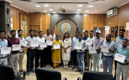 सुदूर दुर्गम क्षेत्रों में उत्कृष्ट जनगणना कार्य पर कलेक्टर नम्रता जैन ने प्रगणकों को प्रशस्ति देकर किया सम्मानित