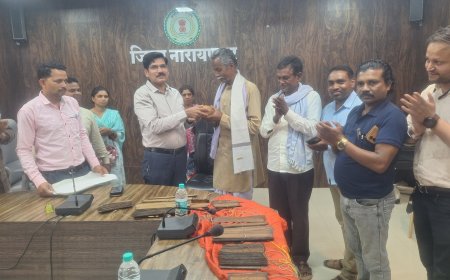 ‘ज्ञान भारतम’ पहल से छत्तीसगढ़ की धरोहर को राष्ट्रीय पहचान: कोलर के दुर्लभ ताड़ पत्र पुराण संरक्षक दलवत देहारी सम्मानित