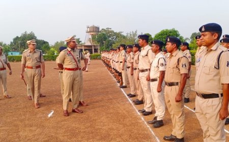 नारायणपुर पुलिस लाइन में जनरल परेड आयोजित, जिले भर के 541 अधिकारी-कर्मचारी हुए शामिल