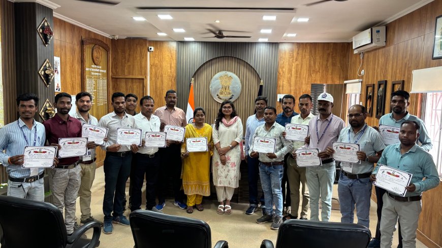 सुदूर दुर्गम क्षेत्रों में उत्कृष्ट जनगणना कार्य पर कलेक्टर नम्रता जैन ने प्रगणकों को प्रशस्ति देकर किया सम्मानित
