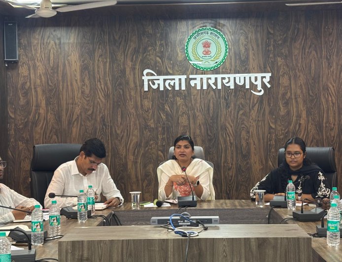 कलेक्टर नम्रता जैन: किसानों को समय पर खाद-बीज दें, सुशासन तिहार के सभी आवेदन शत-प्रतिशत निपटाएं