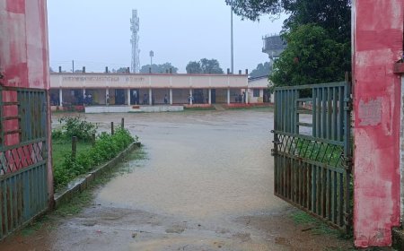 बारिश के बाद स्वामी आत्मानंद स्कूल बखरूपारा में जलभराव, प्रशासन से निकासी व्यवस्था की मांग