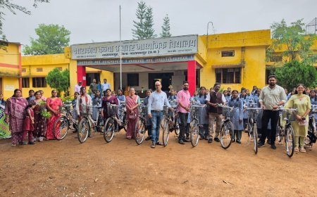 सरस्वती सायकल योजना से सशक्त होंगी बेटियां, 71 छात्राओं को मिला योजना का लाभ