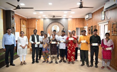 नक्सल हिंसा छोड़ मुख्यधारा से जुड़े 50 आत्मसमर्पितों को 70.68 लाख की प्रोत्साहन राशि स्वीकृत, 13 को 24.30 लाख का वितरण