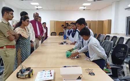 जवाहर नवोदय विद्यालय में धूमधाम से मनाया गया नवोदय स्थापना दिवस, कलेक्टर नम्रता जैन ने अटल टिंकरिंग लैब का किया शुभारंभ