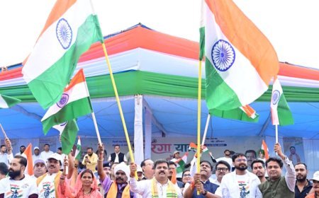 उपमुख्यमंत्री विजय शर्मा ने नारायणपुर से बस्तर तिरंगा यात्रा का किया शुभारंभ, नक्सल प्रभावित गांवों तक पहुंचेगा तिरंगे का संदेश