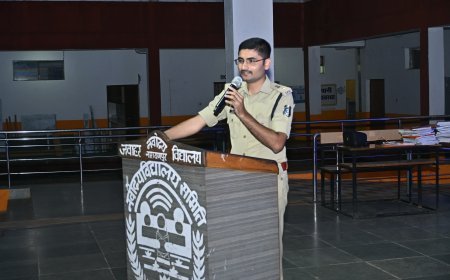 नारायणपुर: SP ने नवोदय विद्यालय में दिया साइबर सुरक्षा का पाठ, कहा - सतर्कता ही सबसे बड़ा बचाव