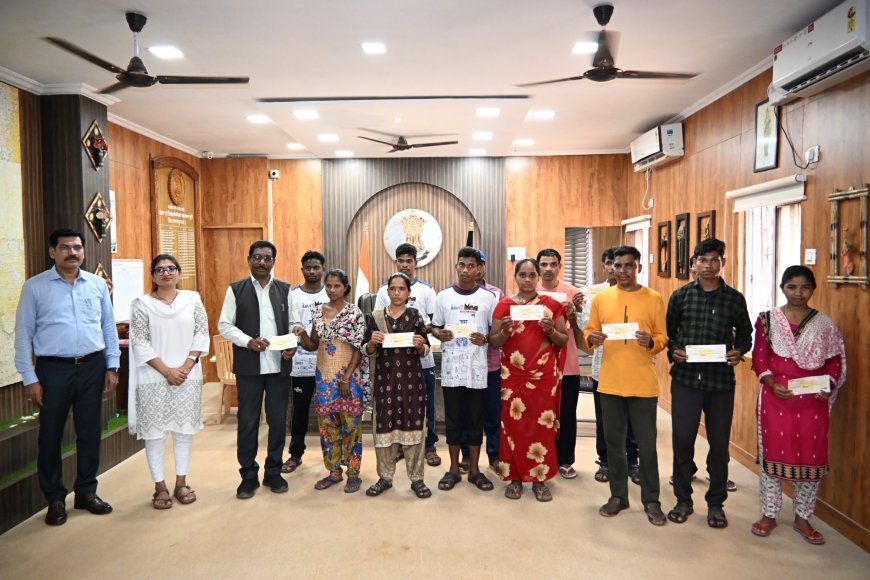 नक्सल हिंसा छोड़ मुख्यधारा से जुड़े 50 आत्मसमर्पितों को 70.68 लाख की प्रोत्साहन राशि स्वीकृत, 13 को 24.30 लाख का वितरण